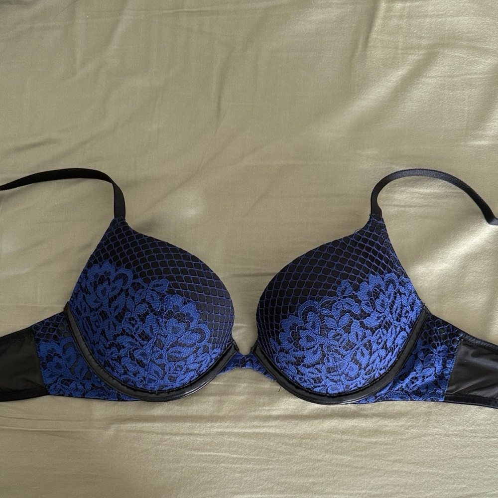 Victoria's Secret Midnight Blue Lace Bra w/ matching thong
